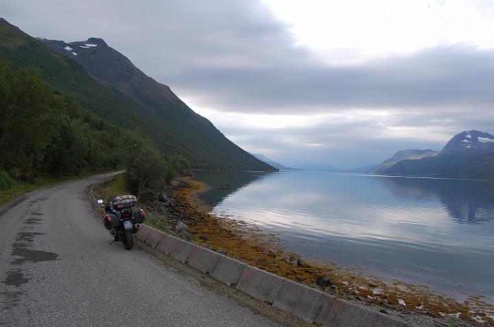 In avvicinamento alle Isole Lofoten3.jpg - AI PIEDI DELLA RUPE